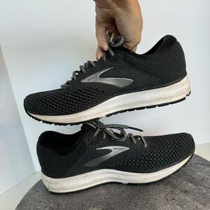 Brooks Black Grey Revel Tennis Shoes Sneakers 9